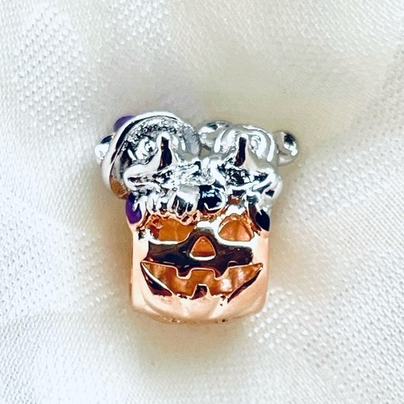 🎃 NWOT Mickey & Minnie Mouse Halloween Pumpkin Charm 🐭 - Picture 3 of 13